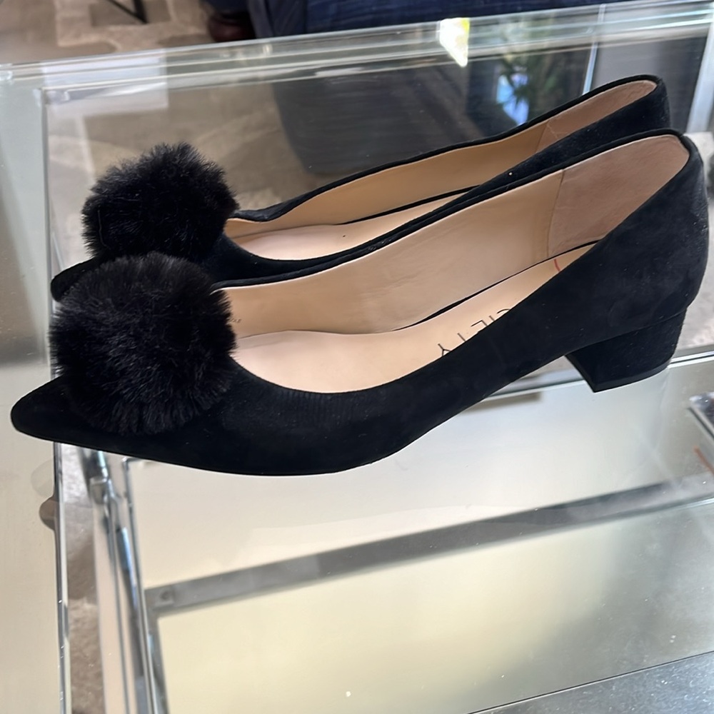 Black suede Sole Society pumps - Picture 3 of 10